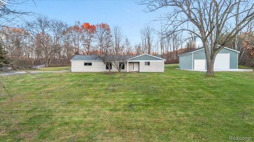 9240 Allen Rd, Clarkston, MI, 48348-2725 | Card Image