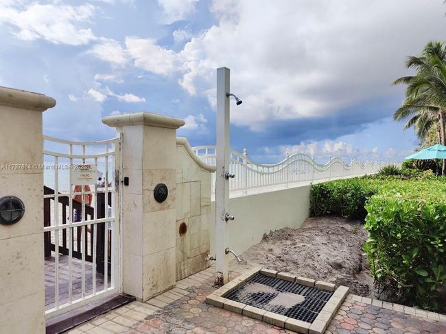 APT-2W - 3801 S Ocean Dr, Condo with 2 bedrooms, 2 bathrooms and null parking in Hollywood FL | Image 46