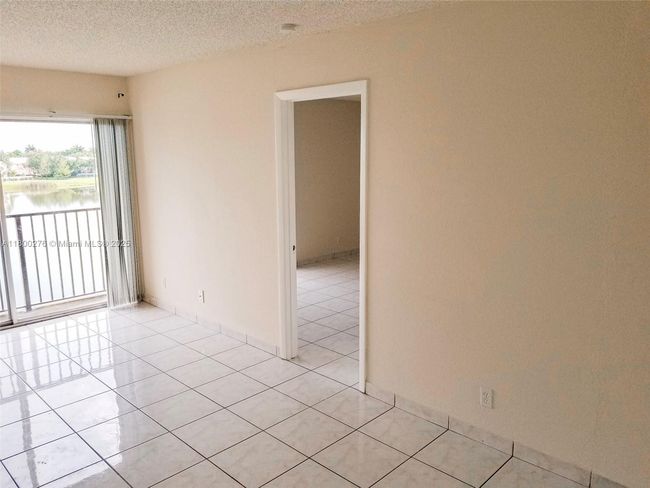 APT-402 - 8560 N Sherman Cir, Condo with 2 bedrooms, 2 bathrooms and null parking in Miramar FL | Image 6