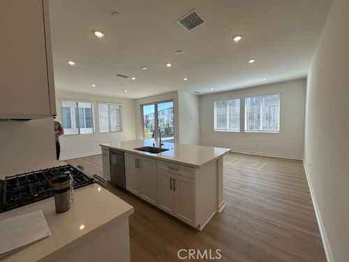 unit-5-1553 Lima Way, Placentia, CA, 92870-6666 | Card Image