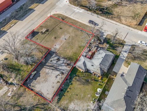 8104 Carbondale St, Dallas, TX, 75216-5000 | Card Image