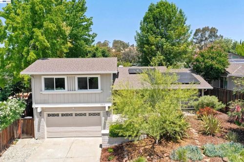 3513 Torino Way, Concord, CA, 94518-2237 | Card Image