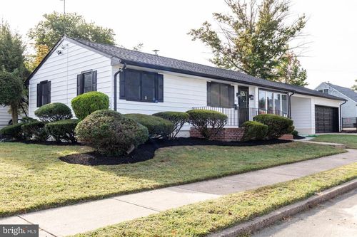 83 Holt Ave, Hamilton, NJ, 08619-1656 | Card Image