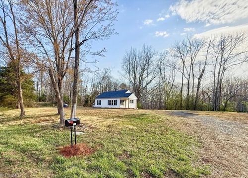 3546 N Old 52 Road, Pinnacle, NC, 27043 | Card Image