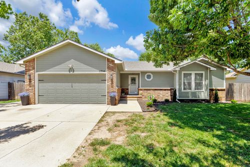 11714 W Hickory Ln, Wichita, KS, 67212 | Card Image