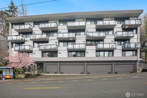 405-1601 Taylor Ave N, Seattle, WA, 98109-2975 | Card Image