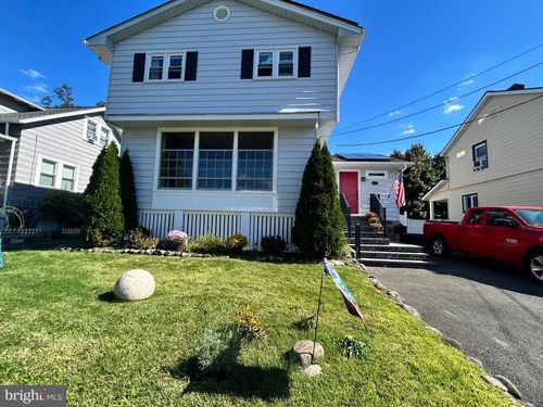 92 Bradford Avenue, Little Falls, NJ, 07424 | Card Image