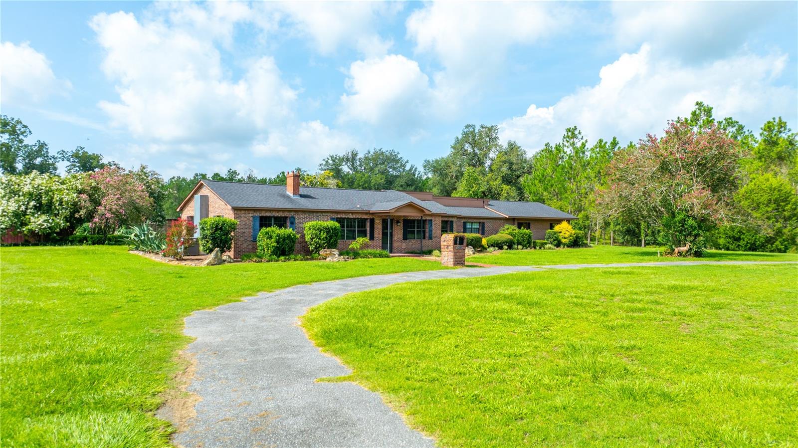 Residential in LIVE OAK