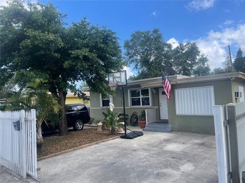 2144 Nw 85th St, Miami, FL, 33147-4262 | Card Image
