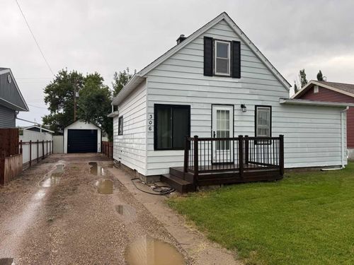 306 3 Street W, Foremost, AB, T0K0X0 | Card Image