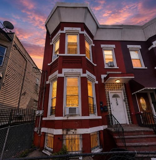129 Kearney Ave, Jersey City, NJ, 07305-3774 | Card Image