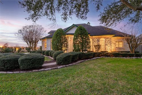 204 Leisure Ln, Friendswood, TX, 77546-5170 | Card Image