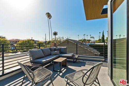 4266 Grand View Blvd, Los Angeles, CA, 90066-5820 | Card Image