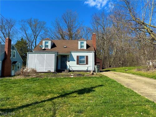 464 W Hylda Ave, Youngstown, OH, 44511-2457 | Card Image