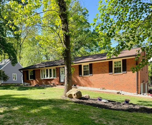 5403 Tomahawk Cir, Salem, VA, 24153-5801 | Card Image