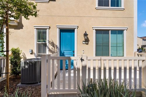 1079 W Clover Ave, Rialto, CA, 92376-4870 | Card Image