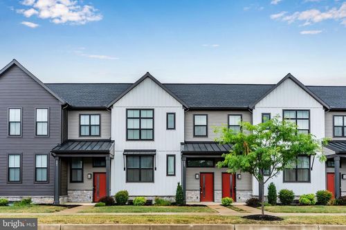303 Estate Dr, MECHANICSBURG, PA, 17055-4532 | Card Image
