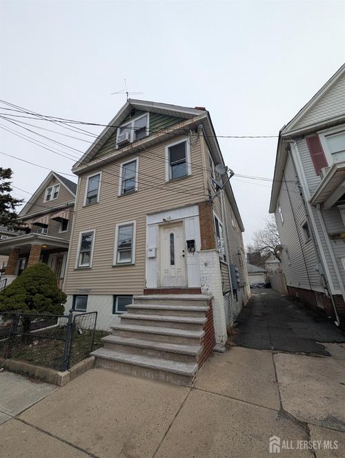 97 Harvey St, New Brunswick, NJ, 08901-1863 | Card Image