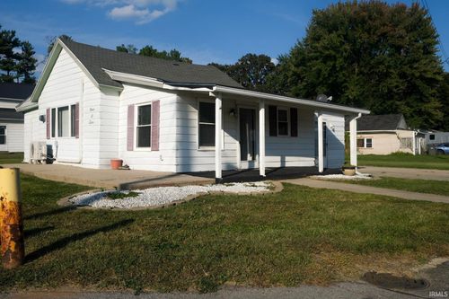 902 N 7th St, Goshen, IN, 46528-2676 | Card Image