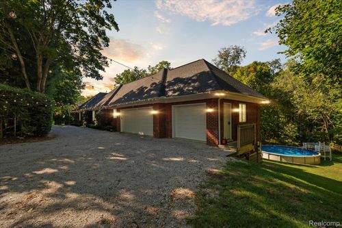 146 S Rogers St, Northville, MI, 48167-1531 | Card Image