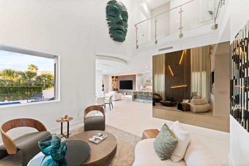 10561 Nw 67th Ter, Doral, FL, 33178-3898 | Card Image