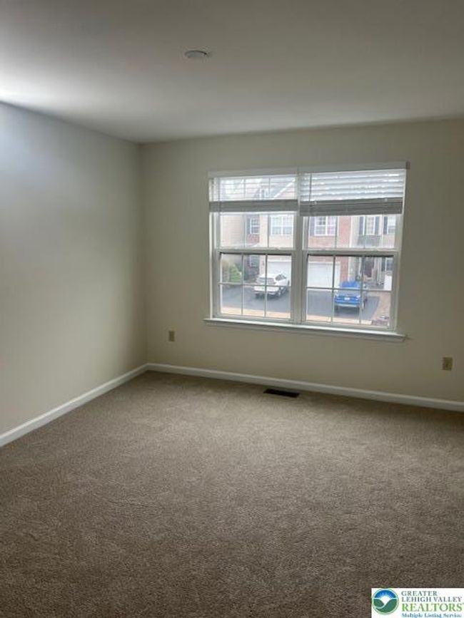5232 Spring Ridge Dr E, Townhouse with 3 bedrooms, 3 bathrooms and null parking in Macungie PA | Image 15