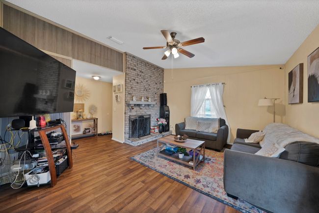 221 Long Shadow Ln, House other with 3 bedrooms, 2 bathrooms and null parking in Mesquite TX | Image 5