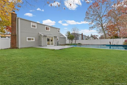 42 Holiday Park Dr, Centereach, NY, 11720-1513 | Card Image