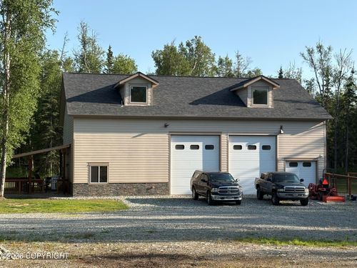 2995 E Paradise Ln, Wasilla, AK, 99654-9048 | Card Image