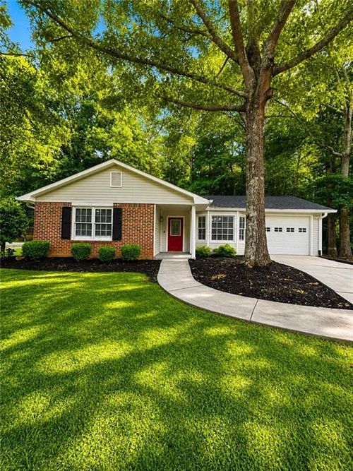 613 Windsor Dr Se, Conyers, GA, 30094-4335 | Card Image
