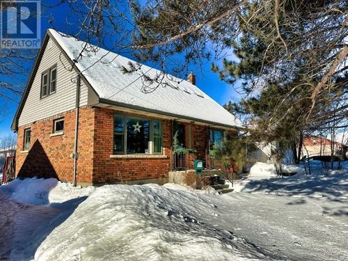 333 Shuniah St, Thunder Bay, ON, P7A3A3 | Card Image