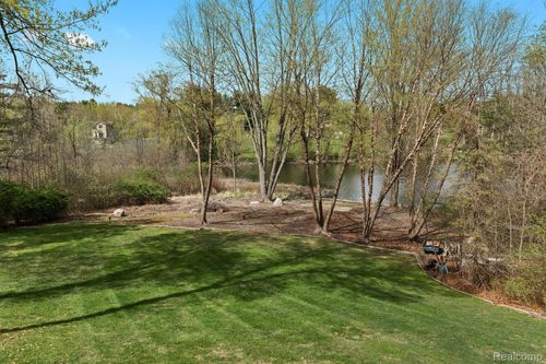 9997 Applegate Ln, Brighton, MI, 48114-9696 | Card Image