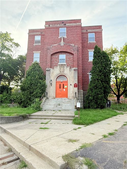 53 Coe St, Woonsocket, RI, 02895-5110 | Card Image