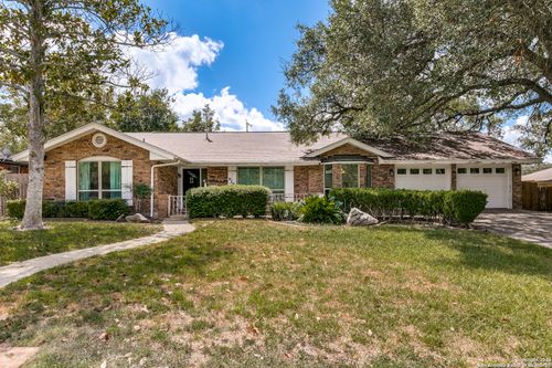 618 Golfcrest Dr, Windcrest, TX, 78239-2514 | Card Image