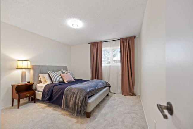 79 Wood Crescent Sw, Home with 5 bedrooms, 2 bathrooms and 4 parking in Calgary AB | Image 27