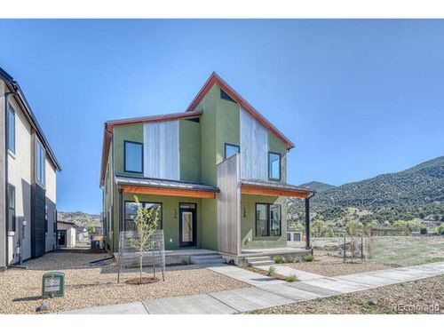 136 Chase St, Salida, CO, 81201-8952 | Card Image