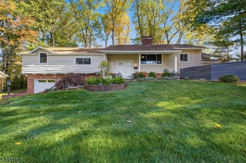 113 Barchester Way, Westfield, NJ, 07090-3705 | Card Image