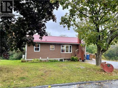 119 Glen Ave, House other with 4 bedrooms, 2 bathrooms and null parking in Woodstock NB | Image 2