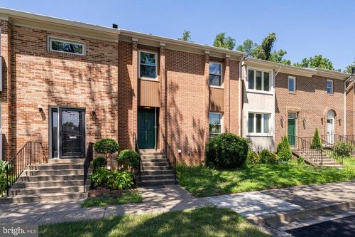 8322 Highcliffe Ct, ANNANDALE, VA, 22003-4354 | Card Image