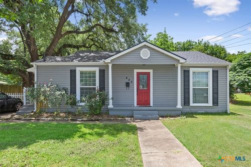 425 E 13th Ave, Belton, TX, 76513-2213 | Card Image