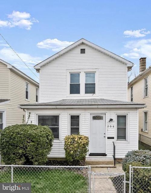 208 Center St, Baltimore, MD, 21222-6111 | Card Image
