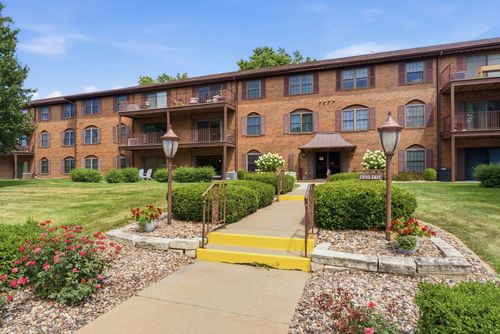 108-1350 Kimberly Ridge Rd, Bettendorf, IA, 52722-4183 | Card Image