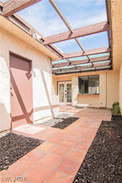 3140 Pradera Cir, Las Vegas, NV, 89121-3823 | Card Image