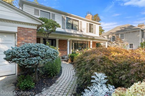 840 S Oxford Rd, Grosse Pointe Woods, MI, 48236-1874 | Card Image