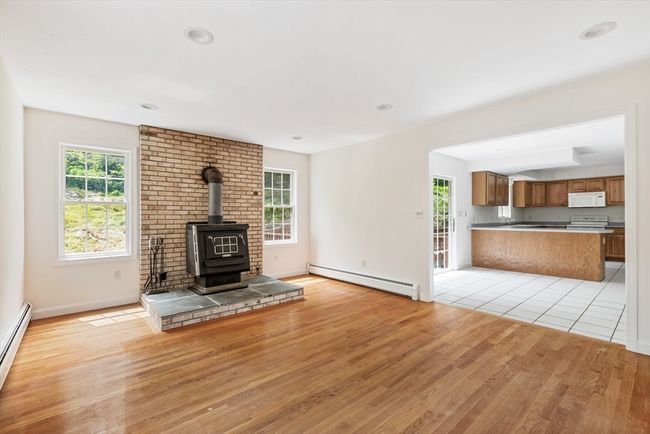 341 Quaddick Rd, House other with 3 bedrooms, 3 bathrooms and 4 parking in Thompson CT | Image 7