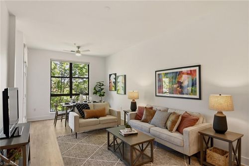 414-810 W 4th St, Winston Salem, NC, 27101-2583 | Card Image