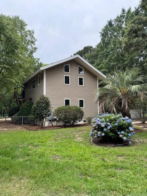 1386 Forest Lake Dr, Manning, SC, 29102-8189 | Card Image