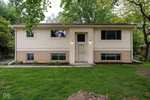 8203 Laura Lynne Ln, Indianapolis, IN, 46217-4928 | Card Image