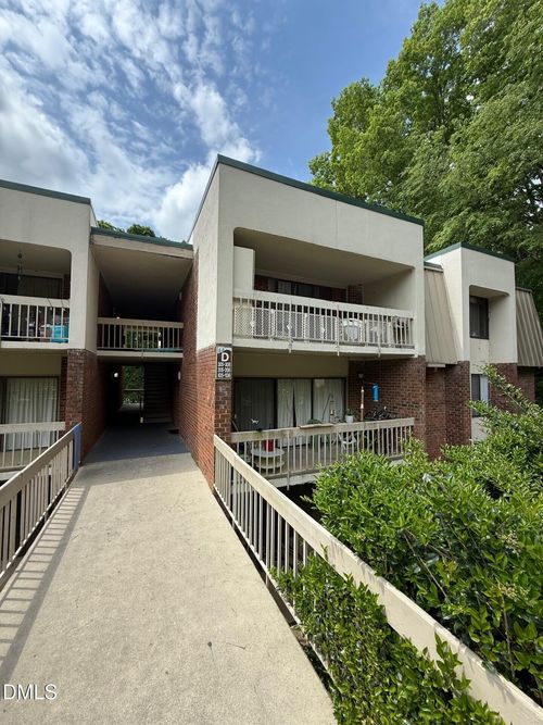 unit-208-500 Umstead Dr, Chapel Hill, NC, 27516-1612 | Card Image