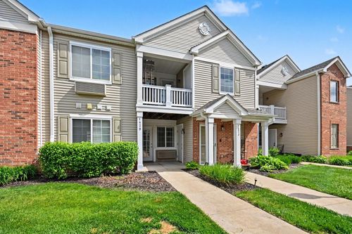 b-142 Bertram Dr, Yorkville, IL, 60560-3220 | Card Image